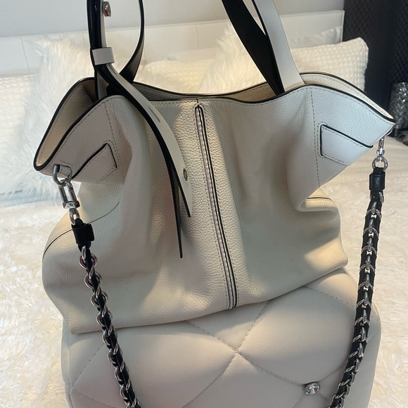 Michael Kors, large Astor pebbled leather shoulder bag - Picture 1 of 15